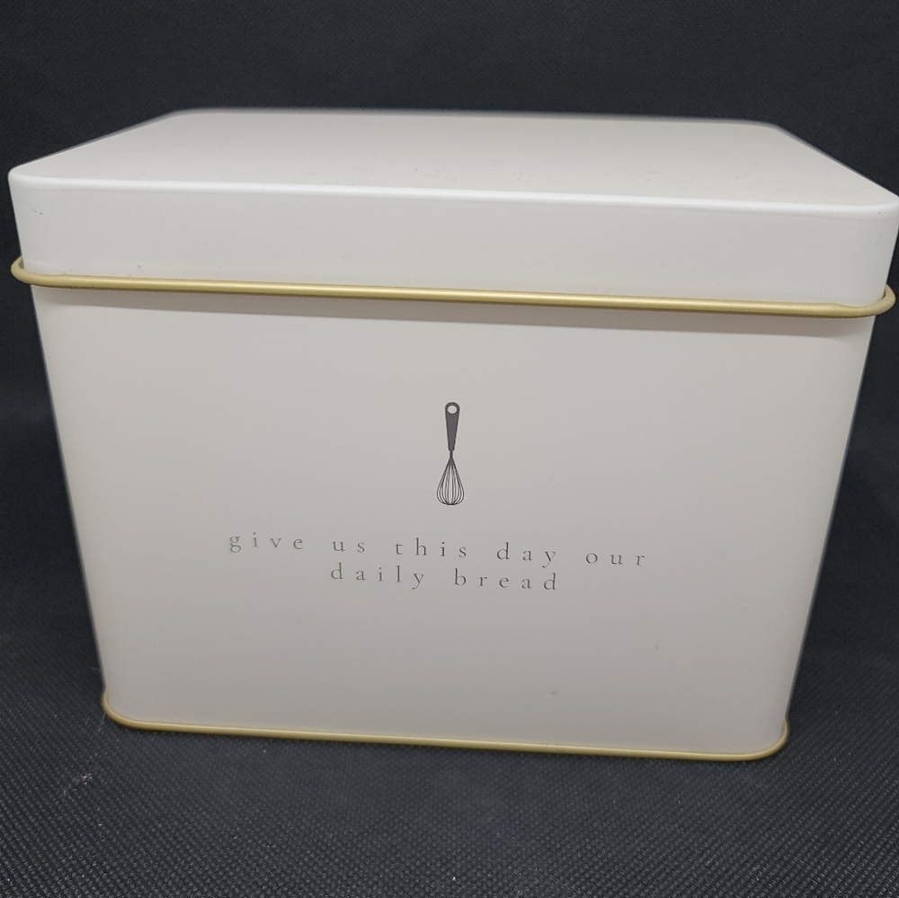 Slow Cooker Recipes by Passionate Penny Pincher with metal recipe box